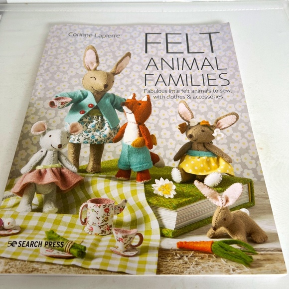 Felt Animal Families To Sew Clothes & Accessories Soft Cover Book Techniques - Picture 1 of 10